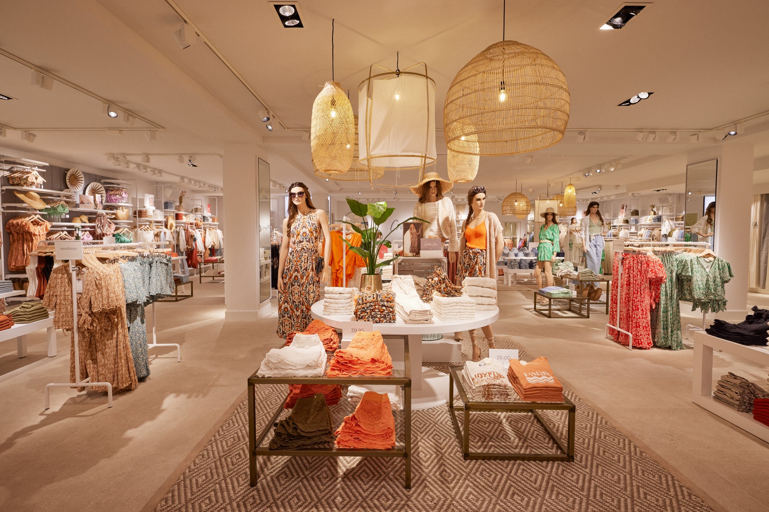 Winkels & openingstijden Cotton Club